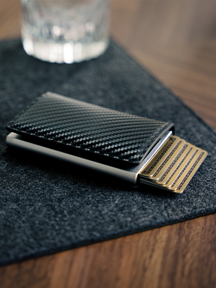 CLASSICC | Toggle Wallet