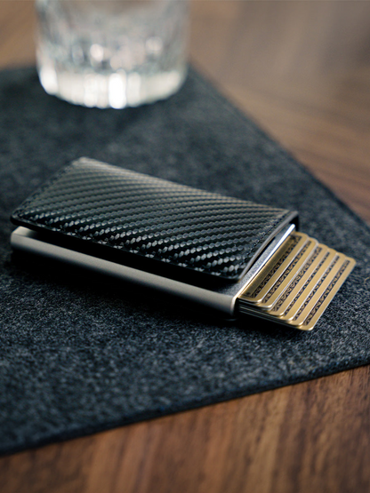 CLASSICC | Toggle Wallet